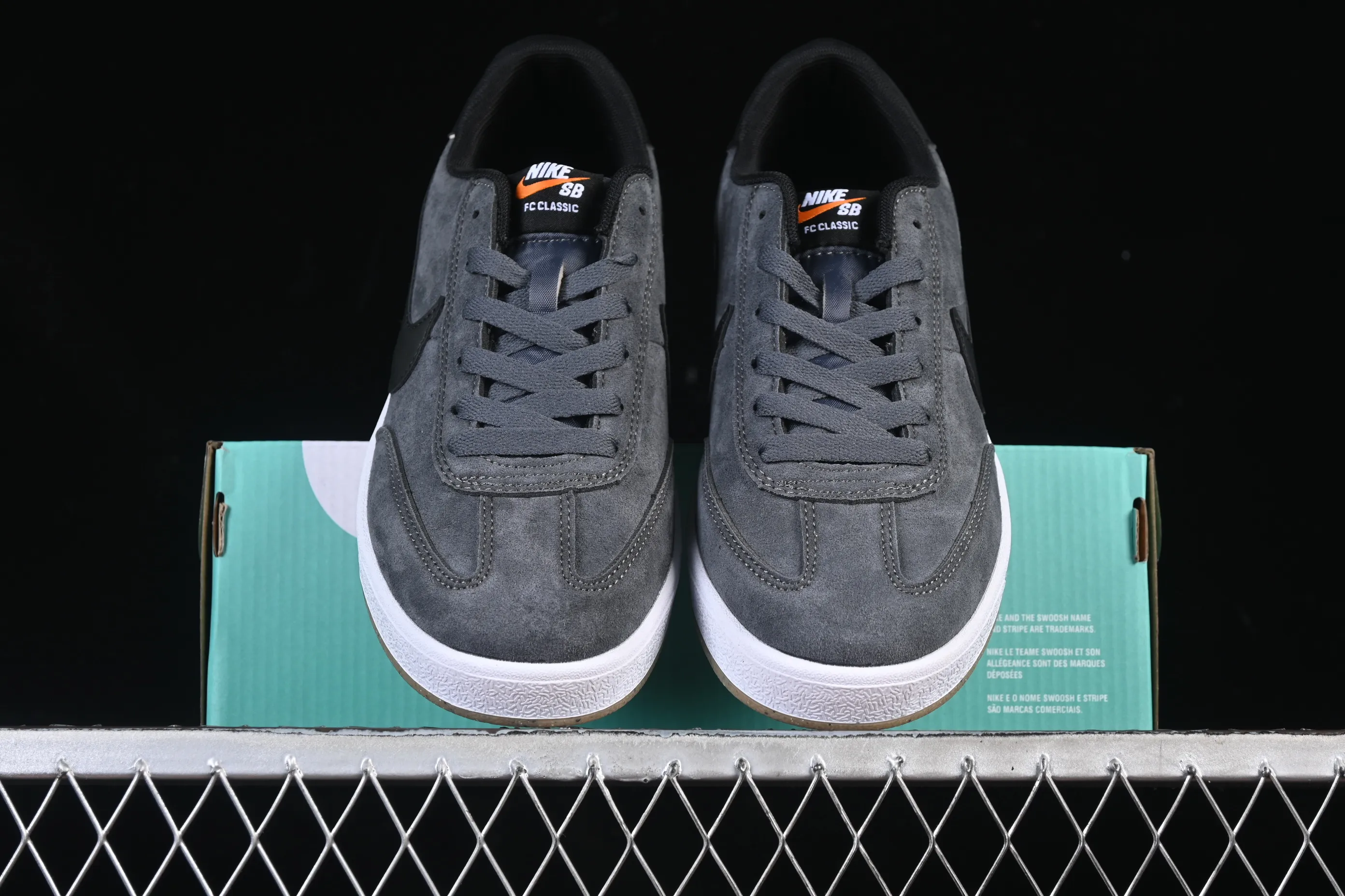 All categories Nk SB Dunk series Nike SB Fc Classic campus sneakers Nike SB Fc Classic Nike autumn and winter campus casual sneakers 909096-003